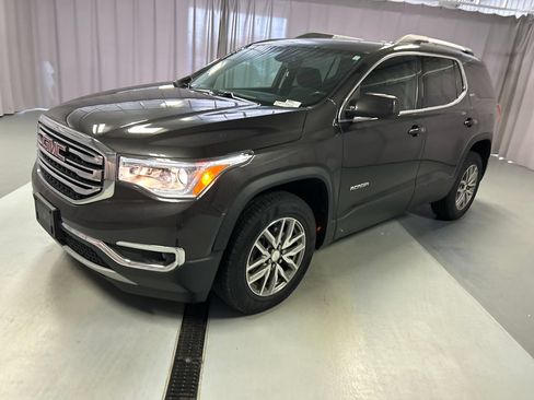 Used 2017 GMC Acadia SLE FWD image 3