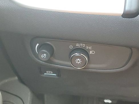 Certified 2023 GMC Terrain SLE w/ Driver Convenience Package FWD image 19