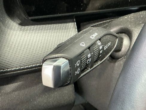 Used 2025 Chevrolet Equinox LT AWD/4WD image 11