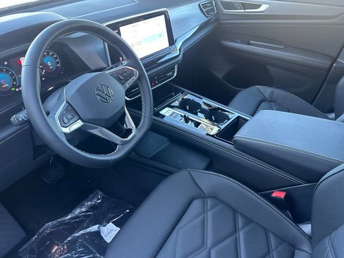 New 2026 Volkswagen Atlas Cross Sport SE image 10