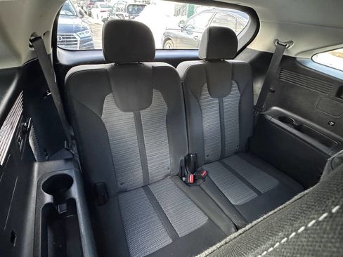 Used 2023 Kia Sorento LX image 21