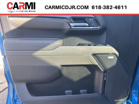 Used 2022 Chevrolet Silverado 1500 ZR2 w/ Technology Package image 12