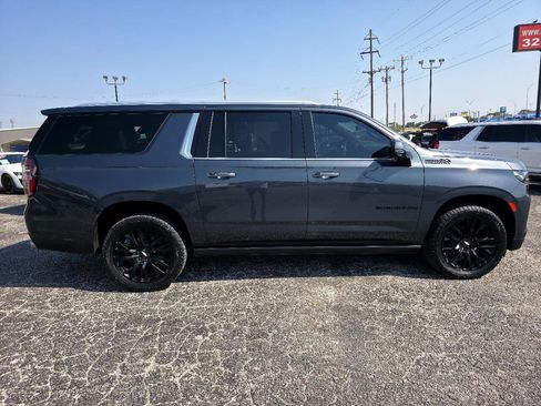 Used 2021 Chevrolet Suburban High Country image 8