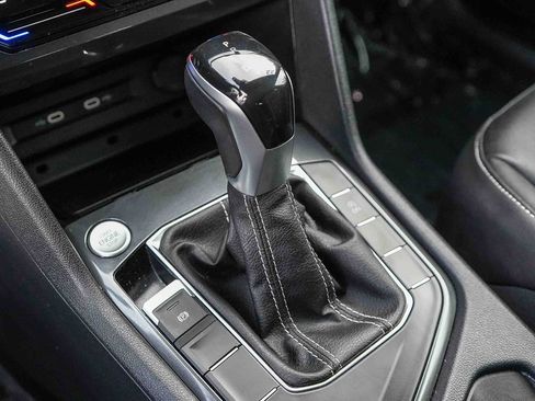 Used 2022 Volkswagen Tiguan SE w/ Panoramic Sunroof Package image 20