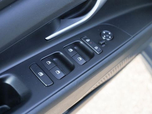 Used 2024 Hyundai Elantra Limited FWD image 20