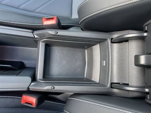 New 2025 Volkswagen Tiguan SE image 42