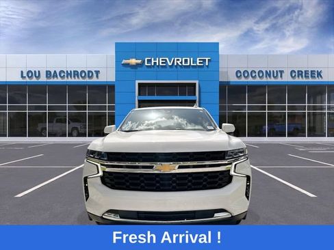 Used 2021 Chevrolet Suburban LS RWD image 3