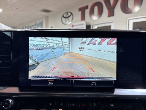 Used 2022 GMC Sierra 1500 Elevation image 18