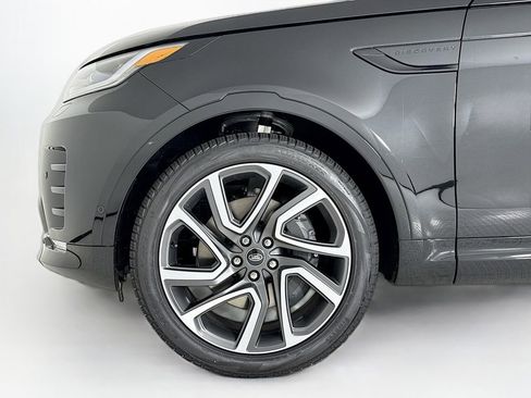 Used 2025 Land Rover Discovery Dynamic SE AWD/4WD image 25