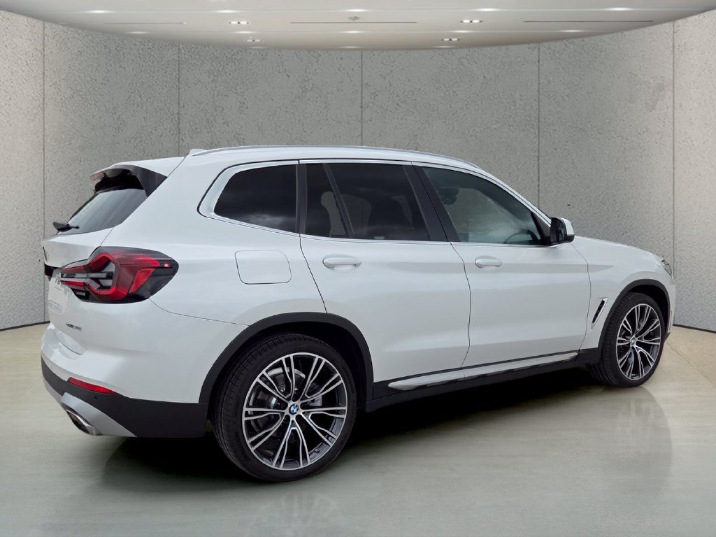 Used 2024 BMW X3 sDrive30i w/ Convenience Package RWD image 4