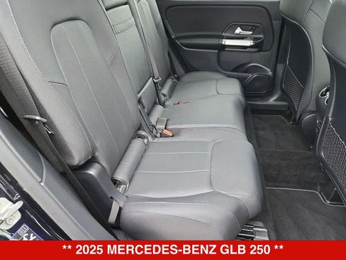 Used 2025 Mercedes-Benz GLB 250 image 20