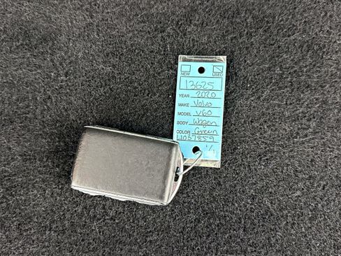 Used 2020 Volvo V60 T5 Cross Country image 42