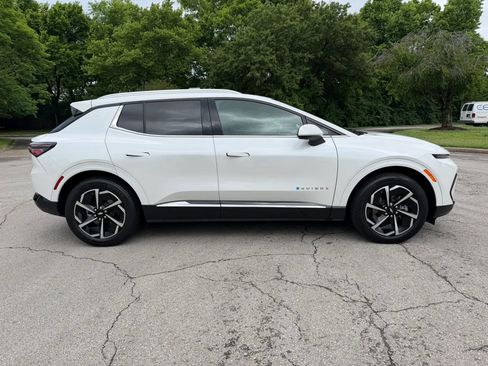 Used 2024 Chevrolet Equinox EV LT FWD image 4