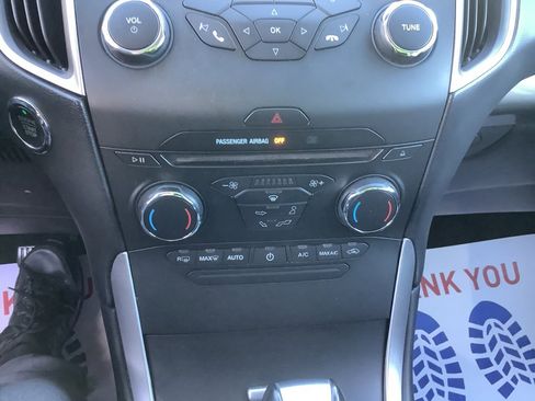 Used 2018 Ford Edge SEL image 18