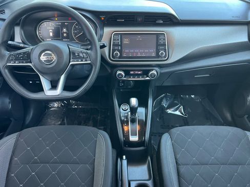 Used 2020 Nissan Kicks SV image 4