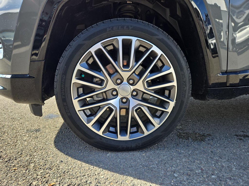 Used 2022 Jeep Compass Limited w/ Elite Group AWD/4WD image 10