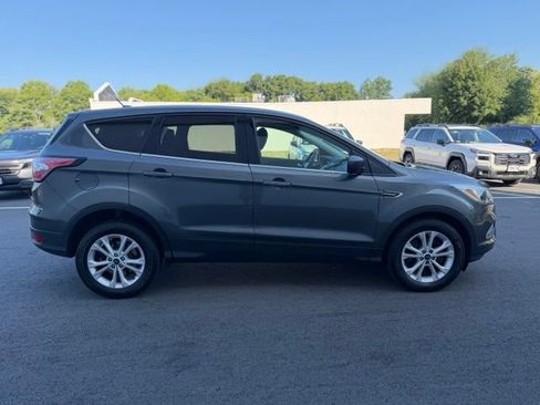 Used 2017 Ford Escape SE AWD/4WD image 4