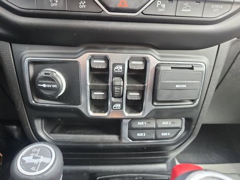 Used 2023 Jeep Wrangler Unlimited Sahara image 20