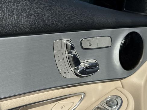 Used 2022 Mercedes-Benz GLC 300 GLC 300 image 27