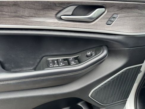 Used 2021 Jeep Grand Cherokee L Limited image 24