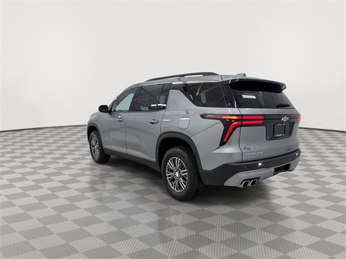 Certified 2025 Chevrolet Traverse LT image 8