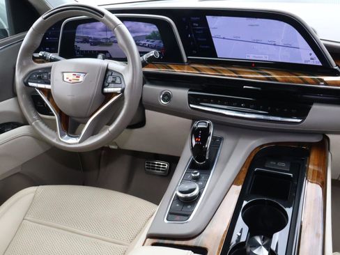 Used 2023 Cadillac Escalade Premium Luxury Platinum w/ LPO, Radiant Package AWD/4WD image 10