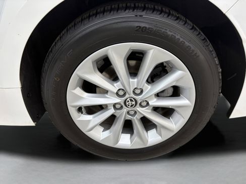 Used 2022 Toyota Corolla XLE image 8