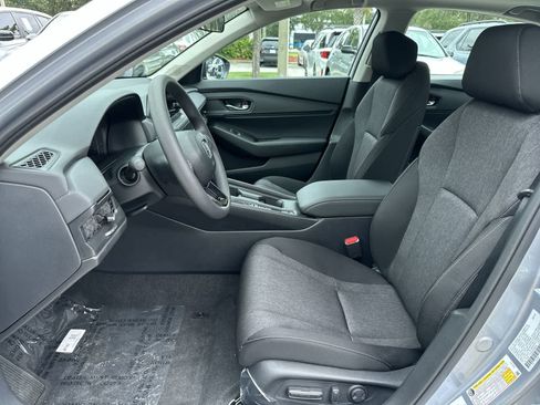 Used 2025 Honda Accord SE image 13