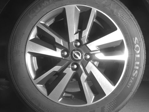 Used 2025 Nissan Versa SV FWD image 17