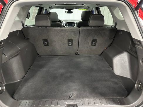 Used 2022 GMC Terrain SLE w/ Driver Convenience Package image 11