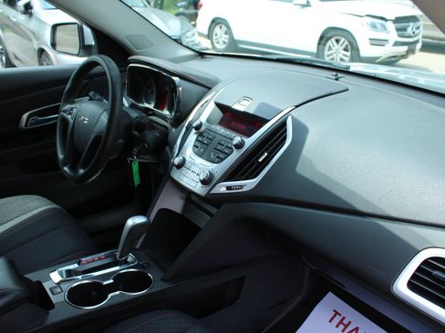Used 2010 GMC Terrain SLE FWD image 23