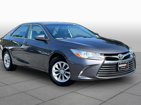 Used 2015 Toyota Camry LE FWD image 3