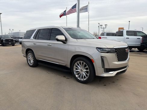 Used 2024 Cadillac Escalade Premium Luxury w/ Performance Package image 7