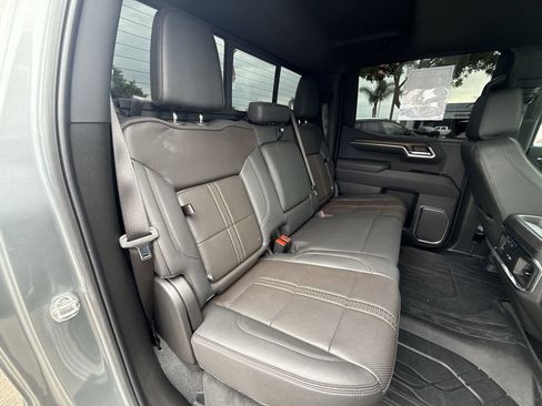 Used 2025 Chevrolet Silverado 1500 High Country AWD/4WD image 27