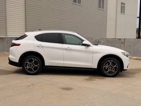 Used 2019 Alfa Romeo Stelvio AWD image 8