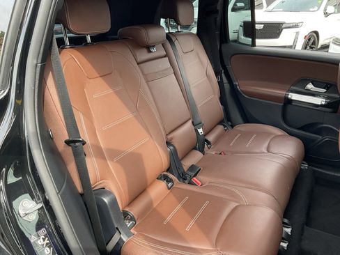 Used 2022 Mercedes-Benz GLB 250 4MATIC image 20