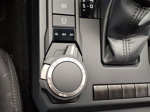 Used 2024 Toyota Tacoma SR image 23