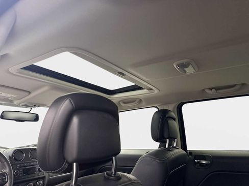 Used 2016 Jeep Patriot High Altitude FWD image 15