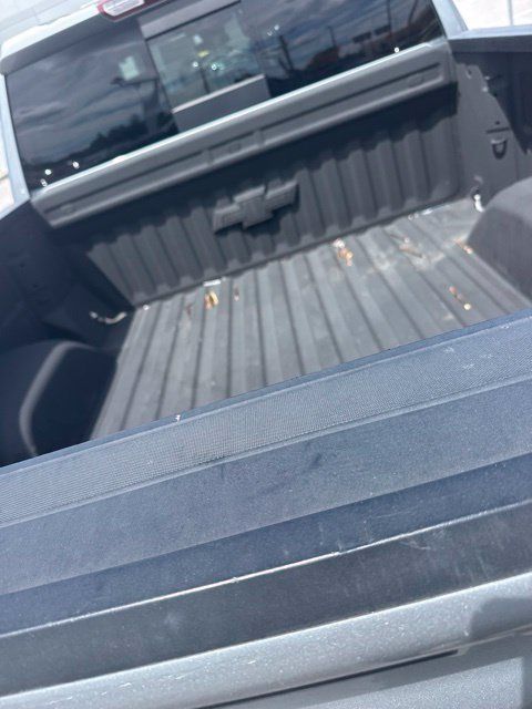Used 2023 Chevrolet Silverado 1500 LT Trail Boss w/ LT Trail Boss Premium Package AWD/4WD image 4