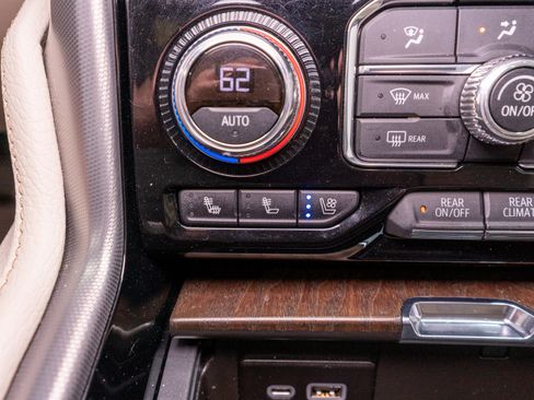 Used 2021 GMC Yukon Denali w/ Advanced Technology Package AWD/4WD image 26