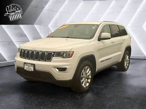 Certified 2022 Jeep Grand Cherokee Laredo X AWD/4WD image 1