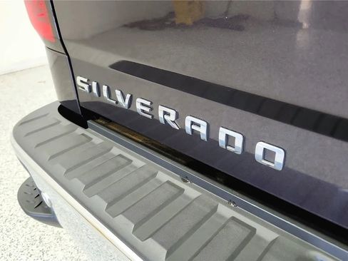 Used 2015 Chevrolet Silverado 1500 LTZ w/ LTZ Plus Package AWD/4WD image 17