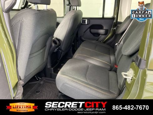 Used 2024 Jeep Wrangler Unlimited AWD/4WD image 28