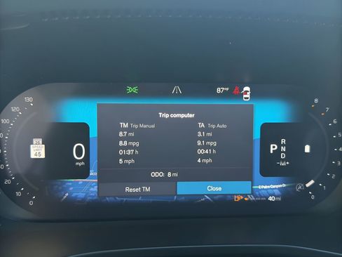 New 2026 Volvo XC40 B5 Plus w/ Protection Package Premier AWD/4WD image 17