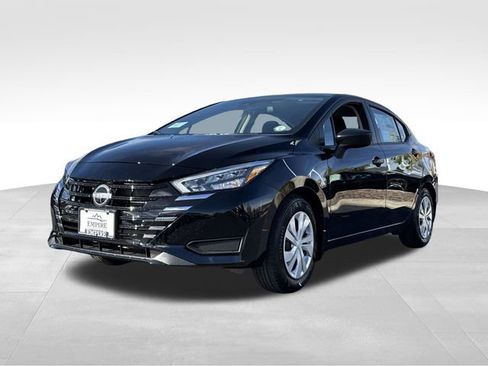 Used 2025 Nissan Versa S w/ Trunk Package image 5