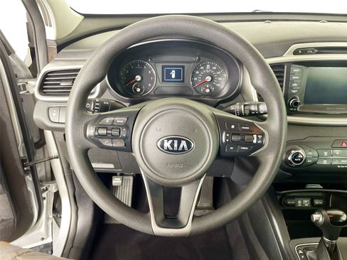 Used 2018 Kia Sorento AWD image 17