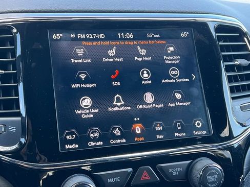 Used 2020 Jeep Grand Cherokee Laredo AWD/4WD image 23
