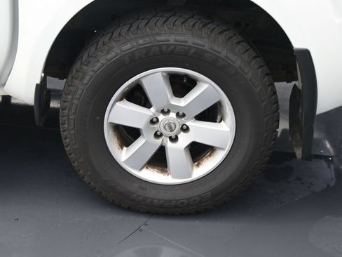 Used 2016 Nissan Frontier SV w/ SV Value Truck Package AWD/4WD image 13