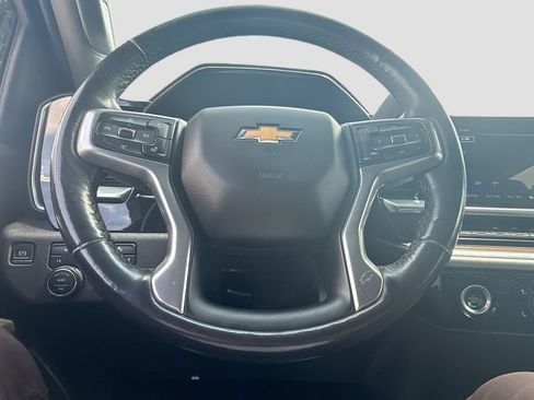 Used 2022 Chevrolet Silverado 1500 LT AWD/4WD image 12