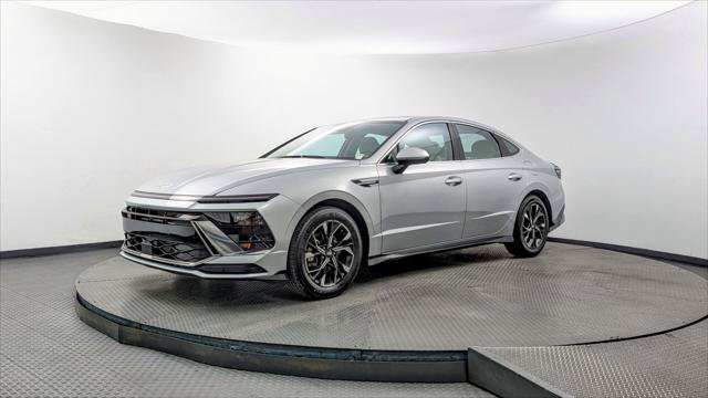 Used 2024 Hyundai Sonata SEL FWD image 2